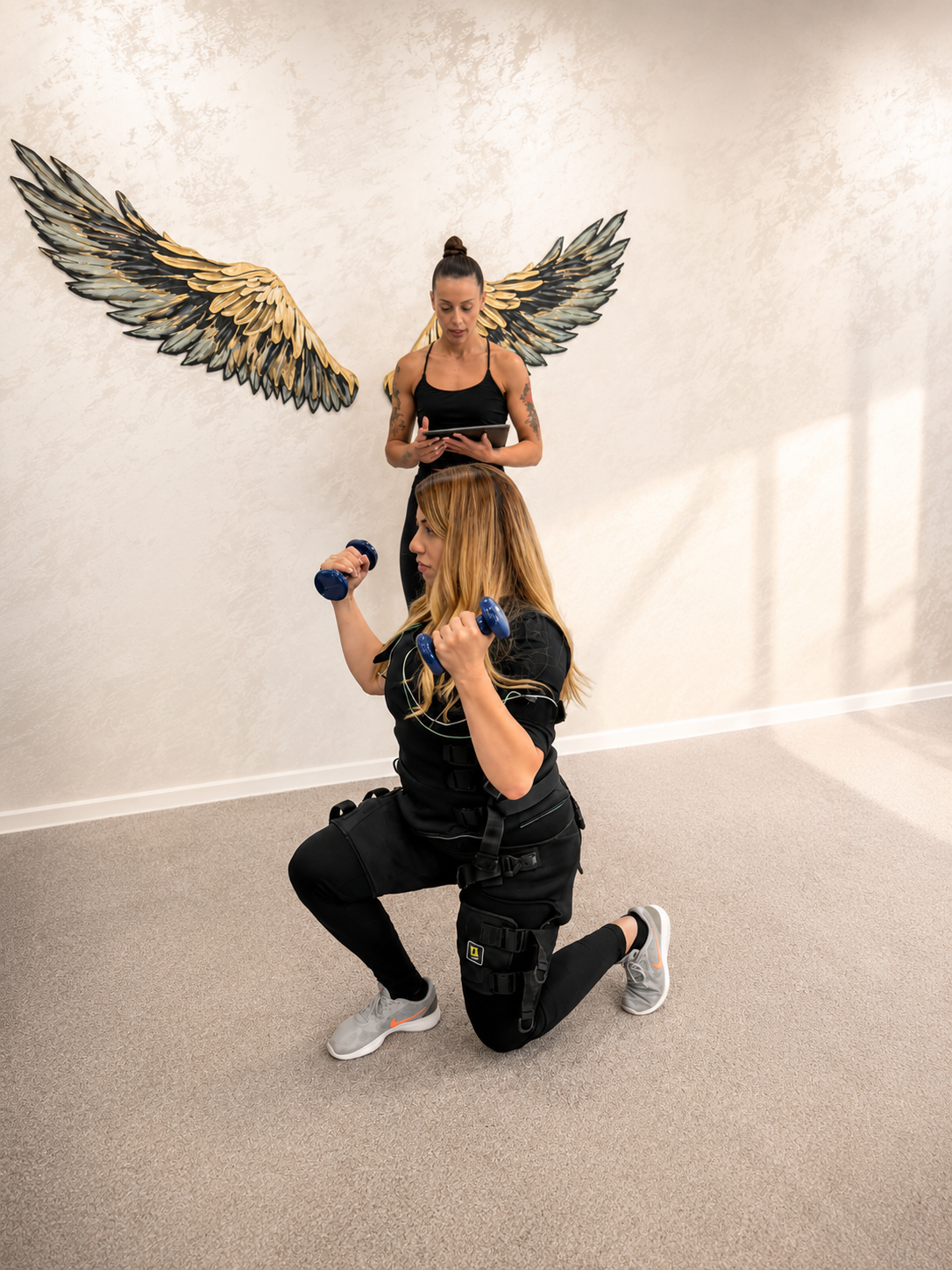 Персонална EMS тренировка с женски треньор в студио Diamond Fit & Beauty Bar